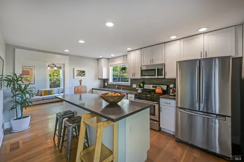 $1,095,000 | 610 E Street, Petaluma, CA 94952