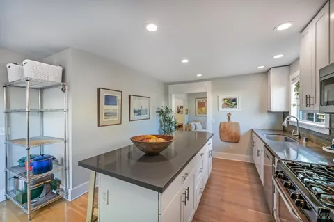 $1,095,000 | 610 E Street, Petaluma, CA 94952