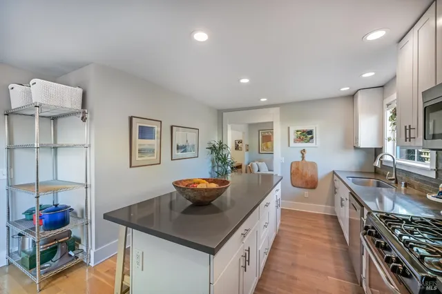 $1,095,000 | 610 E Street, Petaluma, CA 94952