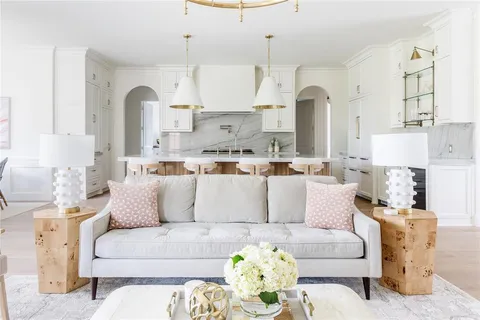 $2,700,000 | 7206 Northaven Road, Dallas, TX 75230