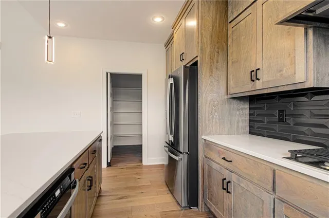 $729,950 | 7551 Northwest Gower Avenue, Kansas City, MO 64151