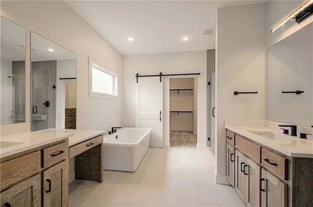 $729,950 | 7551 Northwest Gower Avenue, Kansas City, MO 64151