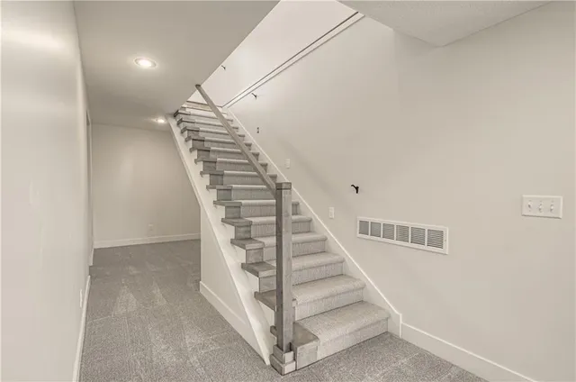 $729,950 | 7551 Northwest Gower Avenue, Kansas City, MO 64151