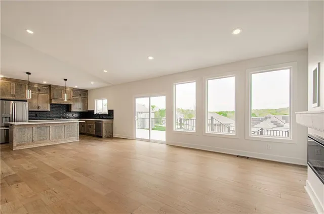 $729,950 | 7551 Northwest Gower Avenue, Kansas City, MO 64151