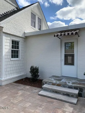 a view of a walk in closet