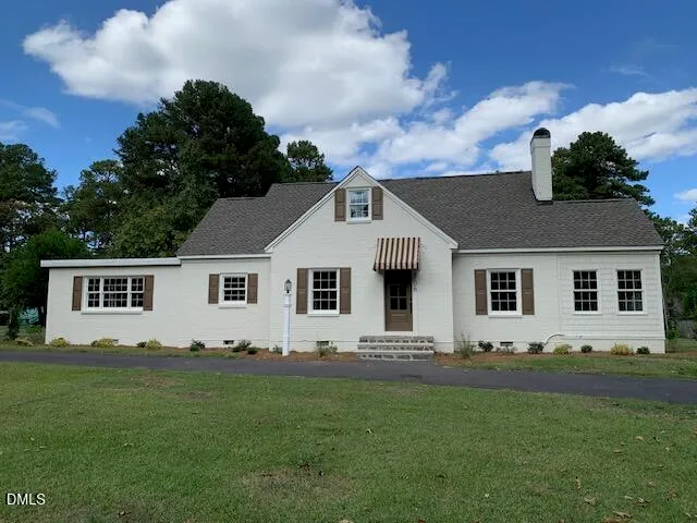 a view of a entryway door of the house