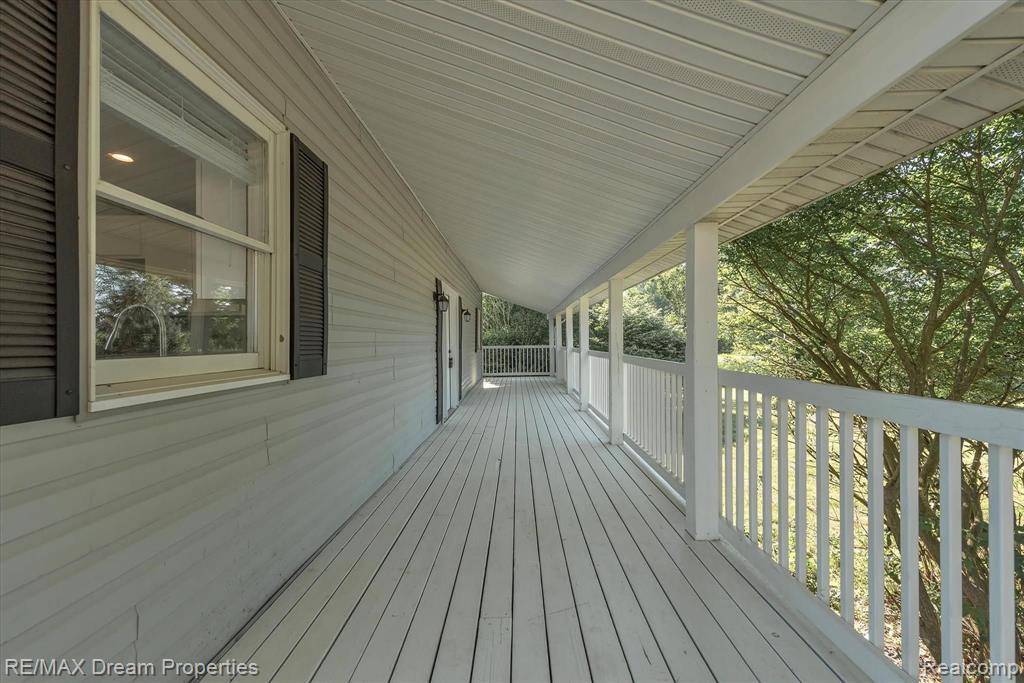 51365 Wear Road Belleville, MI 48111 - Photo 5 of 33