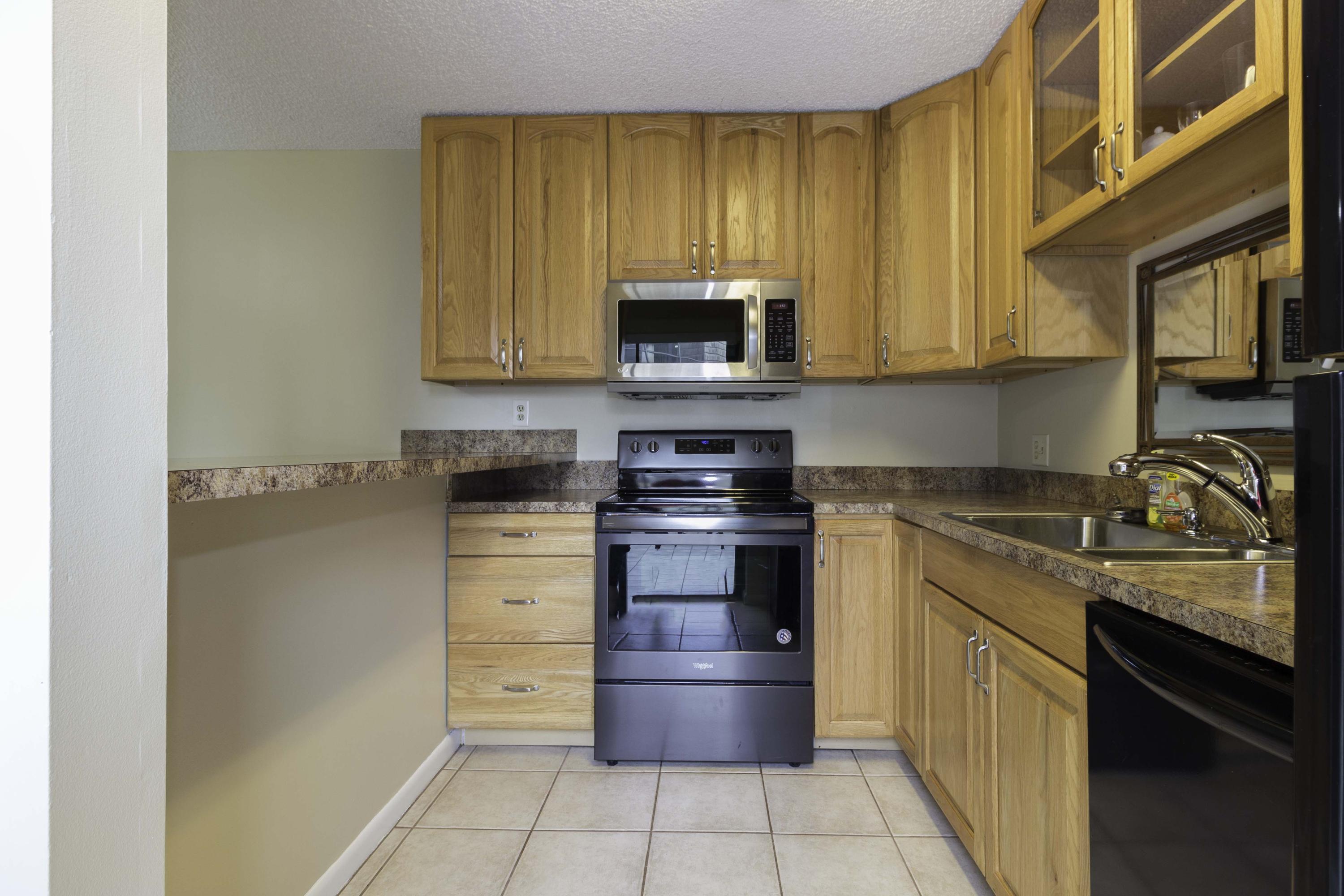 3142 Southeast Brook Street Stuart, FL 34997 - Photo 12 of 32 Kitchen01