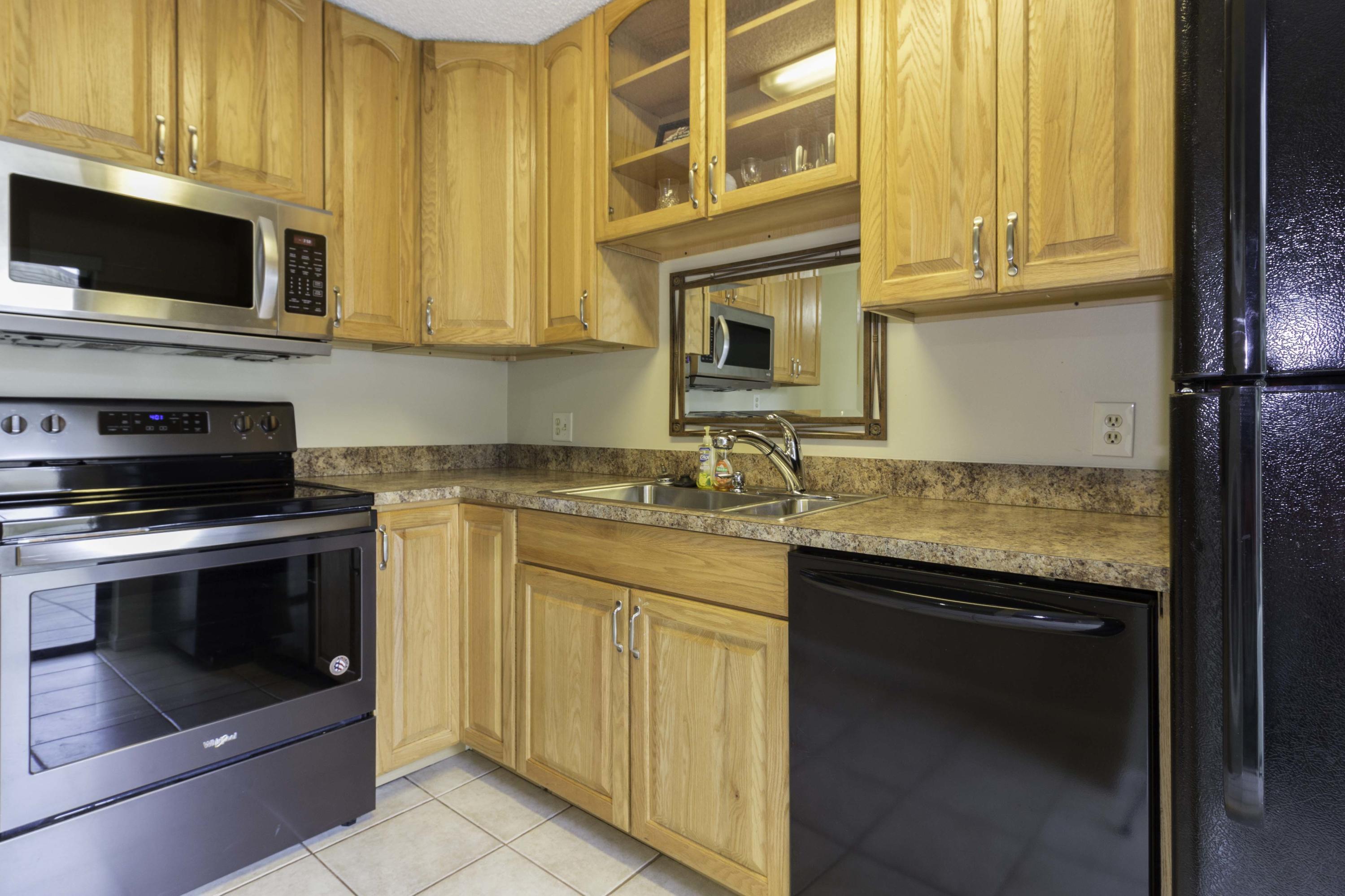 3142 Southeast Brook Street Stuart, FL 34997 - Photo 13 of 32 Kitchen01a