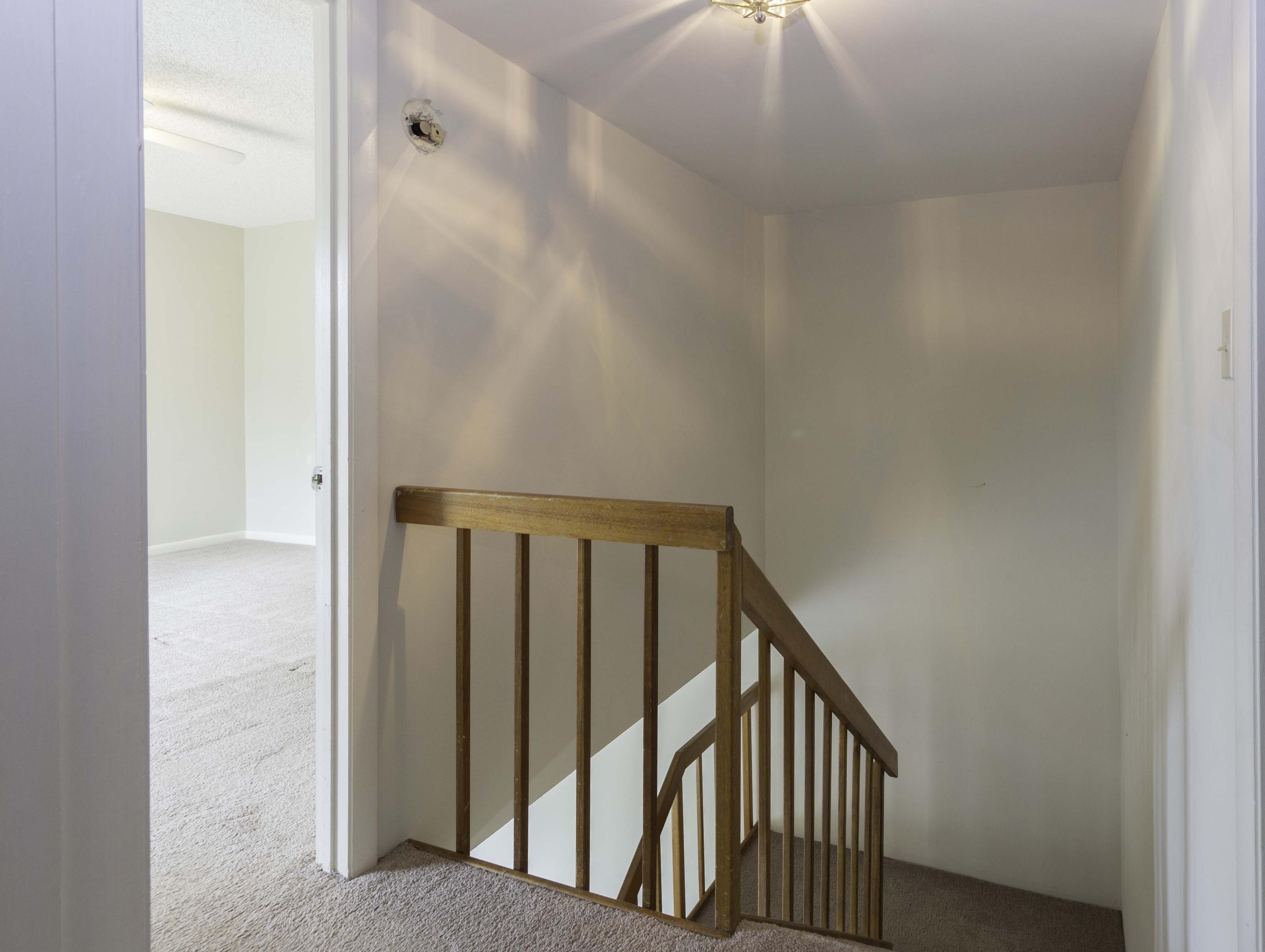 3142 Southeast Brook Street Stuart, FL 34997 - Photo 16 of 32 Stairs01