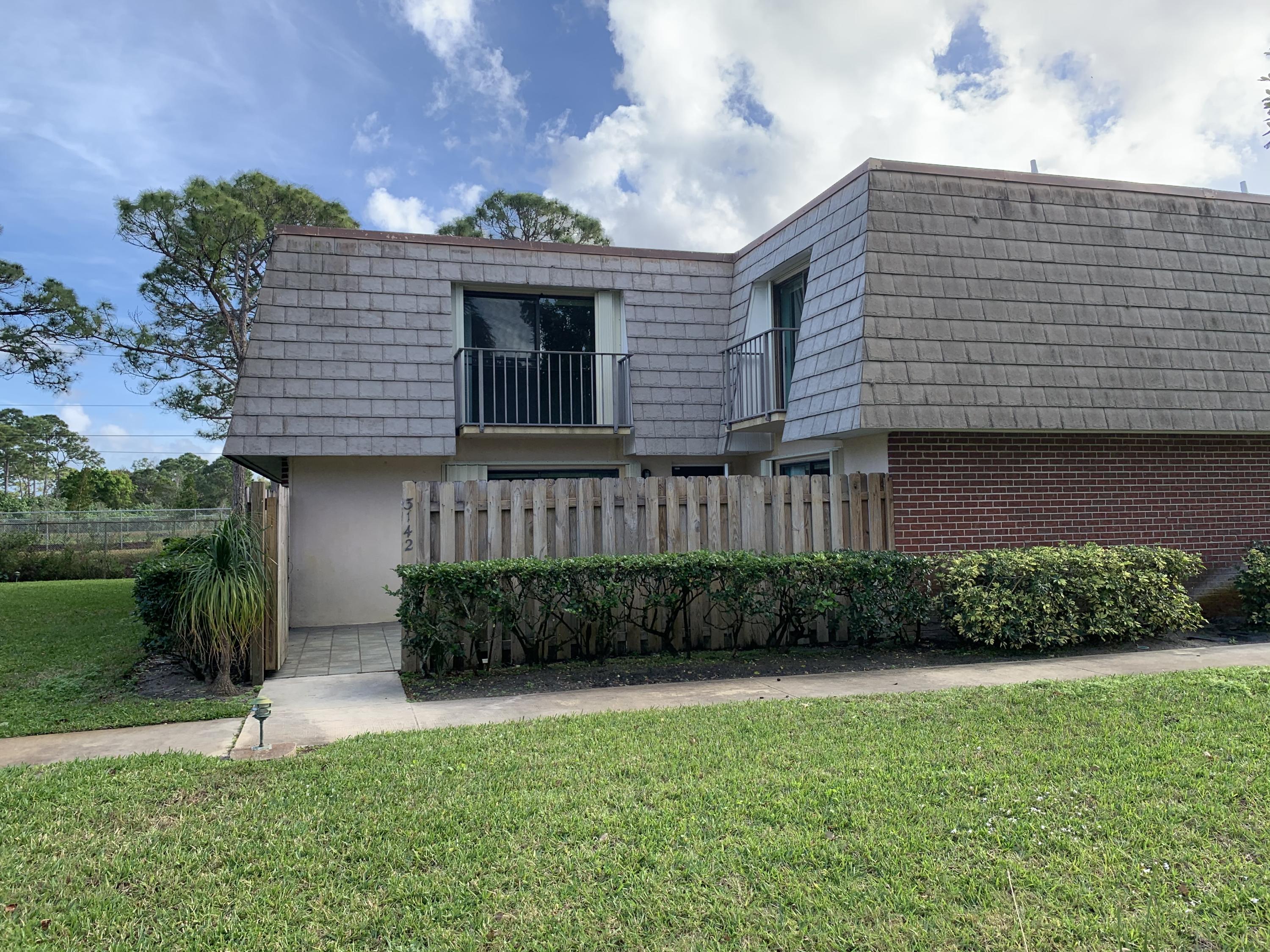 3142 Southeast Brook Street Stuart, FL 34997 - Photo 29 of 32 Outside01