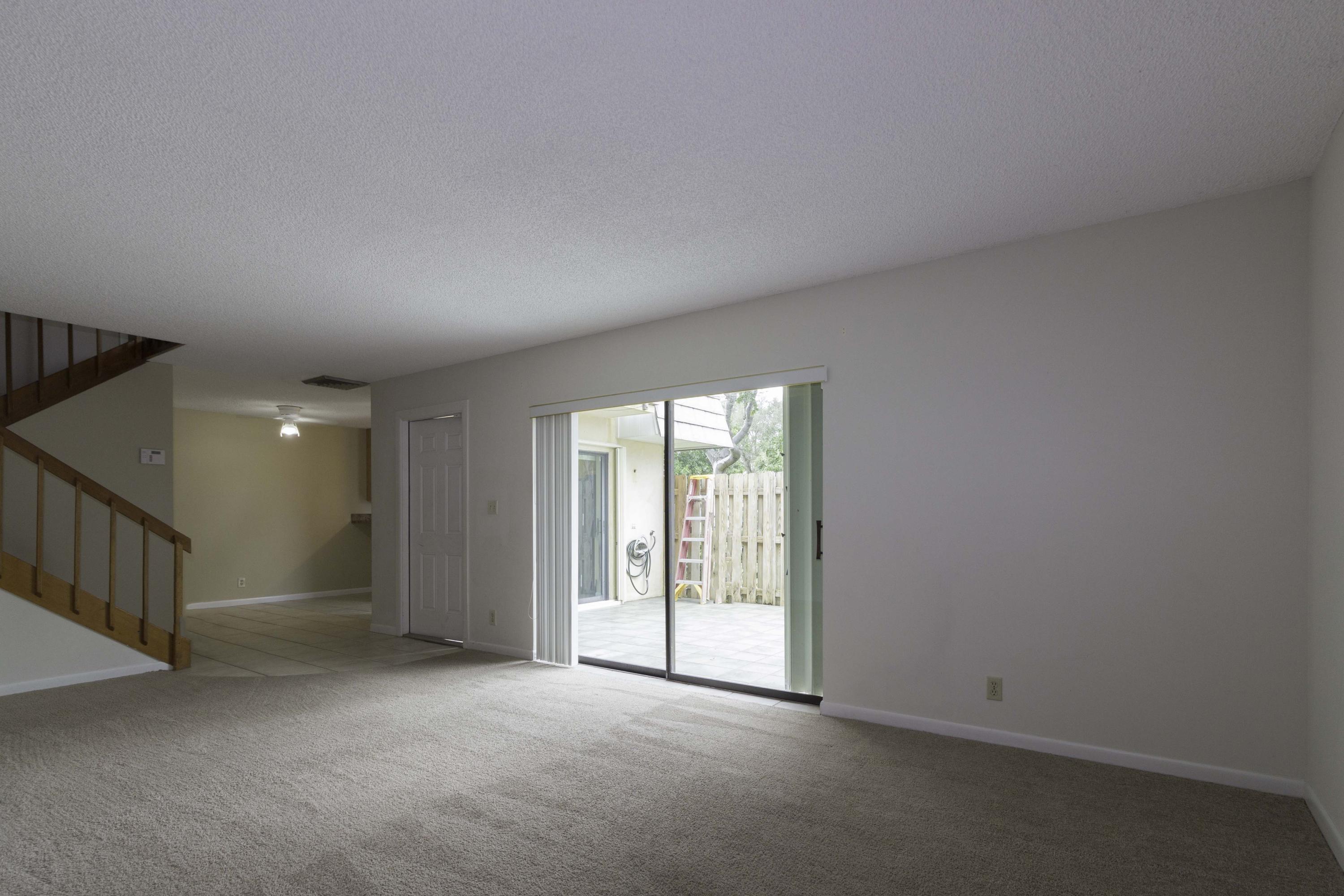 3142 Southeast Brook Street Stuart, FL 34997 - Photo 4 of 32 LivingDining01