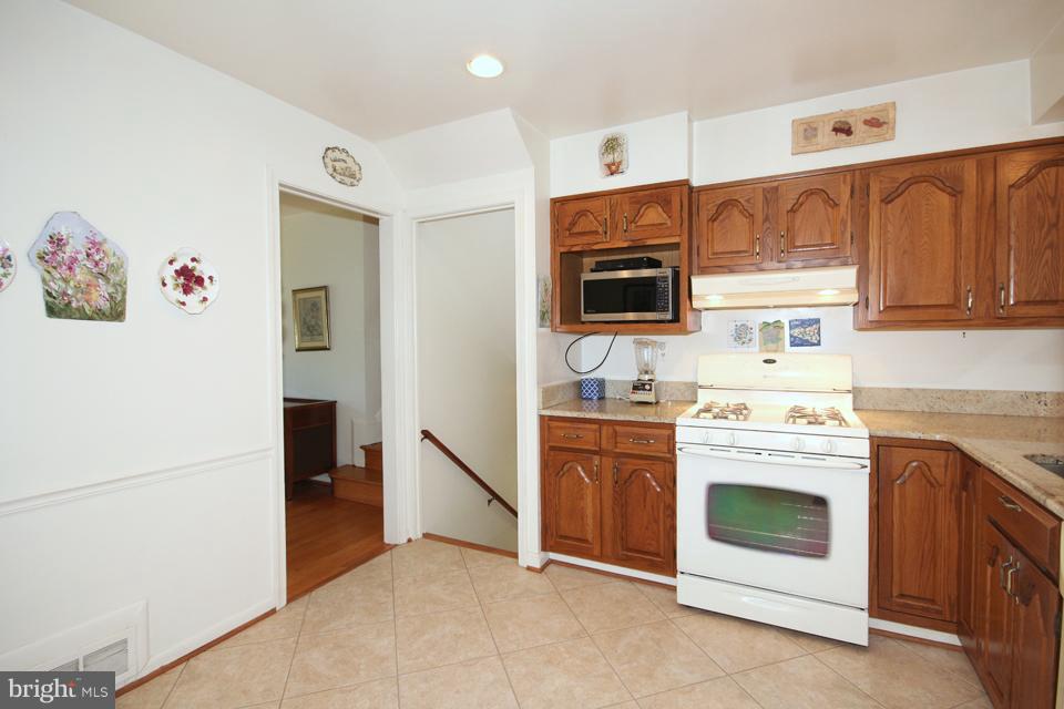 7602 Lauralin Place Springfield, VA 22150 - Photo 11 of 30 Interior (General)