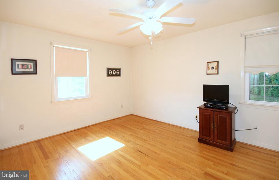 7602 Lauralin Place Springfield, VA 22150 - Photo 12 of 30 Bedroom (Master)