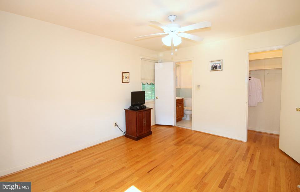 7602 Lauralin Place Springfield, VA 22150 - Photo 13 of 30 Bedroom (Master)