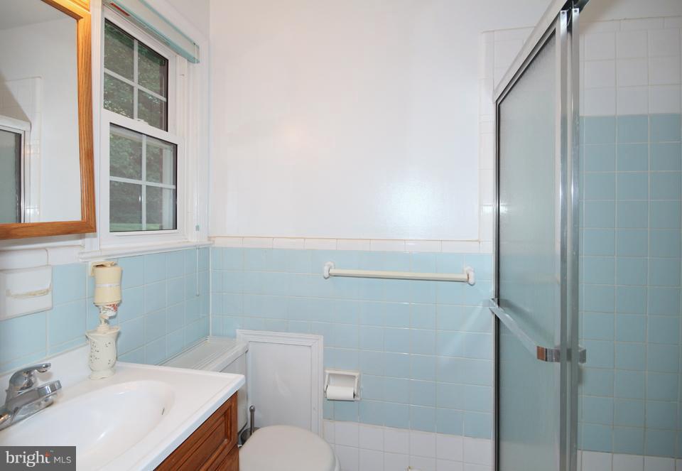 7602 Lauralin Place Springfield, VA 22150 - Photo 14 of 30 Bath (Master)