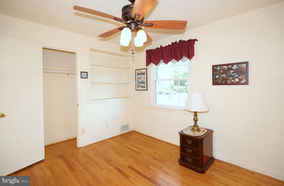 7602 Lauralin Place Springfield, VA 22150 - Photo 16 of 30 Bedroom