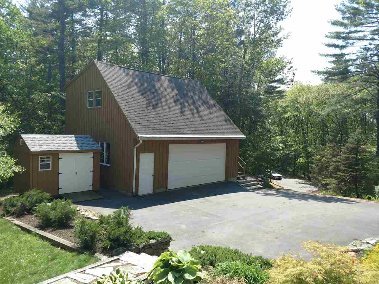 86 Frost Road Derry, NH 03038 - Photo 3 of 33