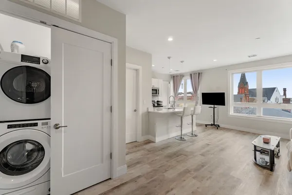 $3,195 | 1457 Tremont Street, Unit 502, Boston, MA 02120