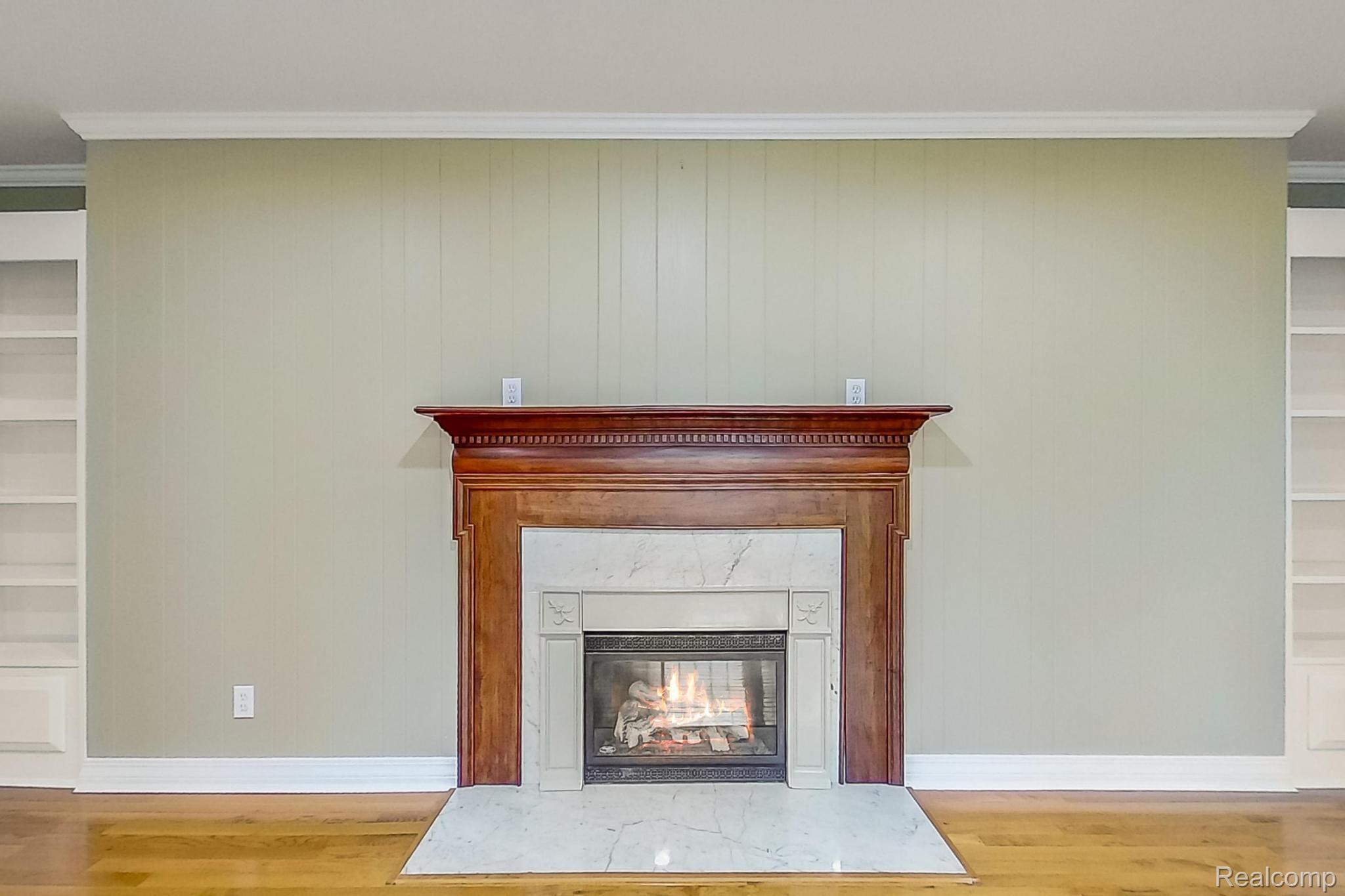 4374 Brogan Road Stockbridge, MI 49285 - Photo 33 of 94 Living room, gas fireplace