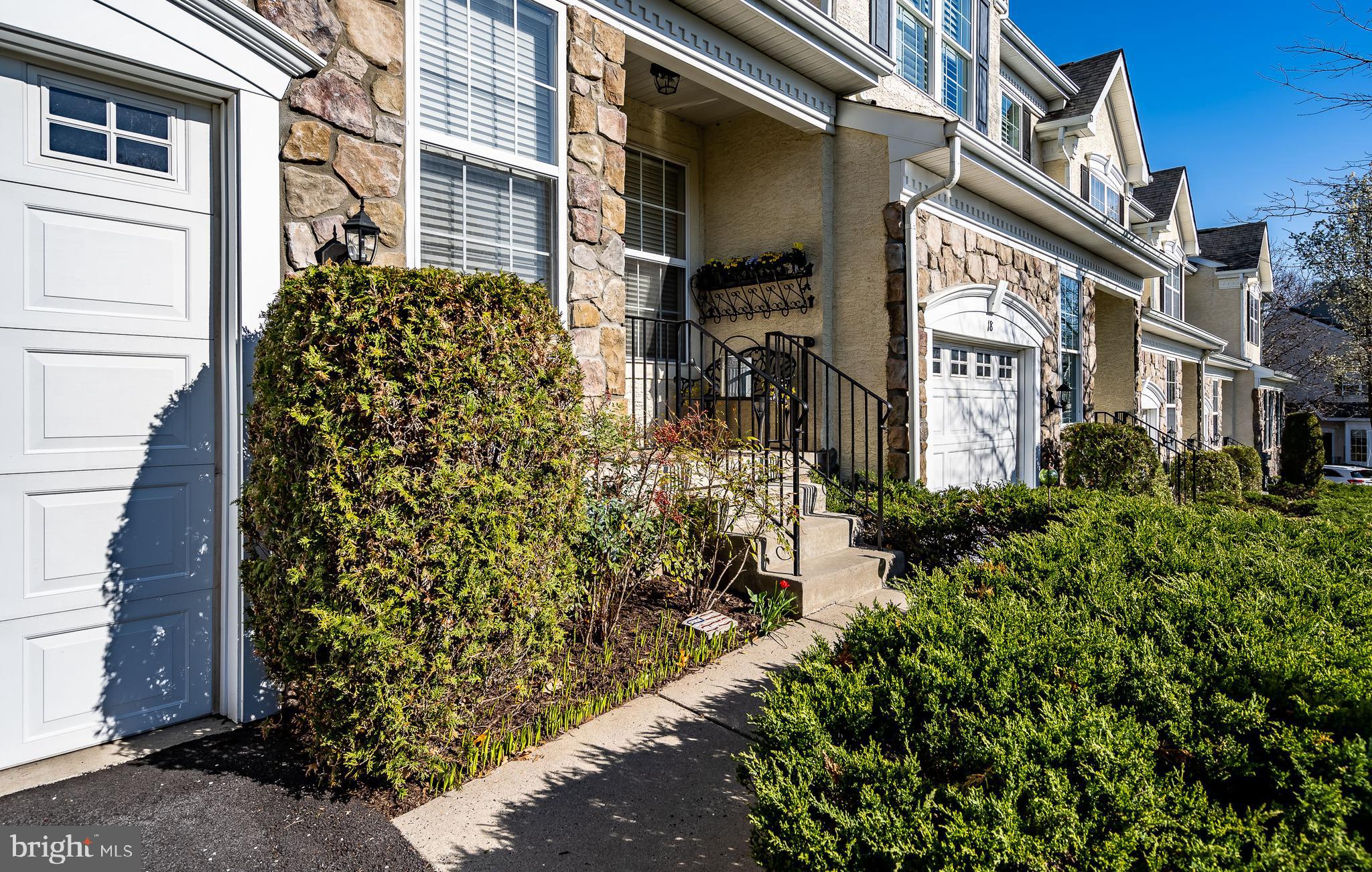 20 Longview Lane Newtown Square, PA 19073 - Photo 4 of 42 Front Walkway Enrance