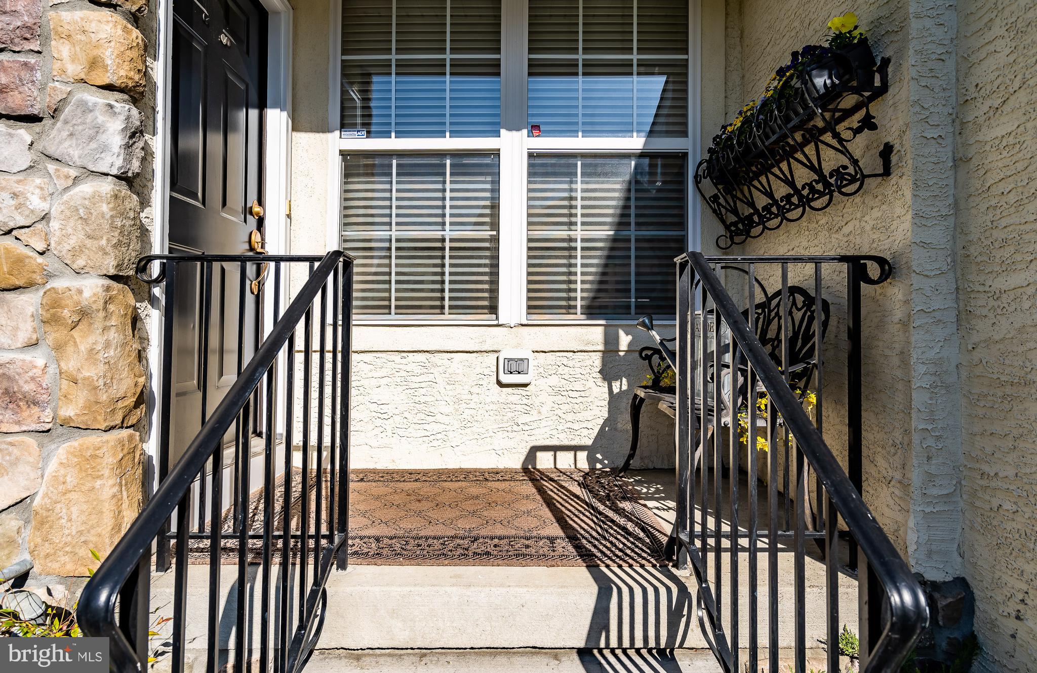20 Longview Lane Newtown Square, PA 19073 - Photo 5 of 42 Front Porch