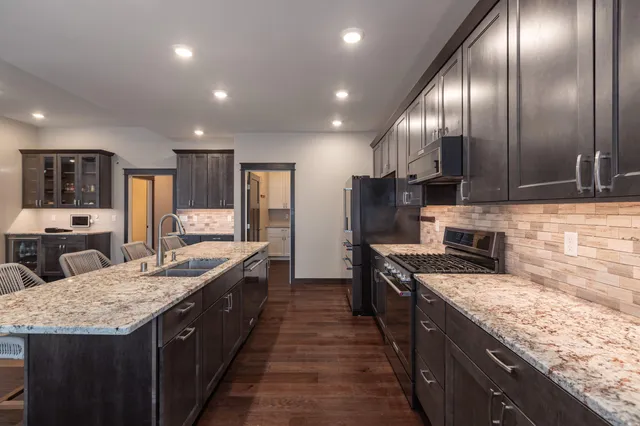 $730,000 | N6805 Sand Prairie, Holmen, WI 54636