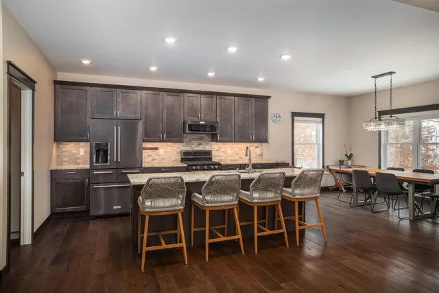 $730,000 | N6805 Sand Prairie, Holmen, WI 54636