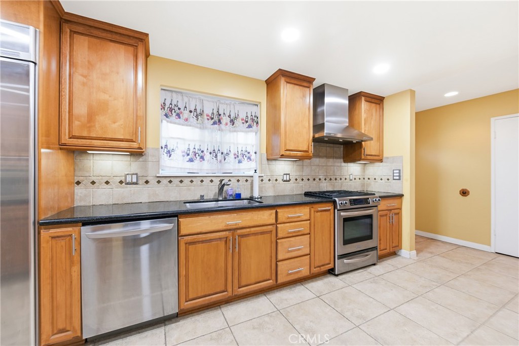 1676 Alexander Street Simi Valley, CA 93065 - Photo 13 of 26