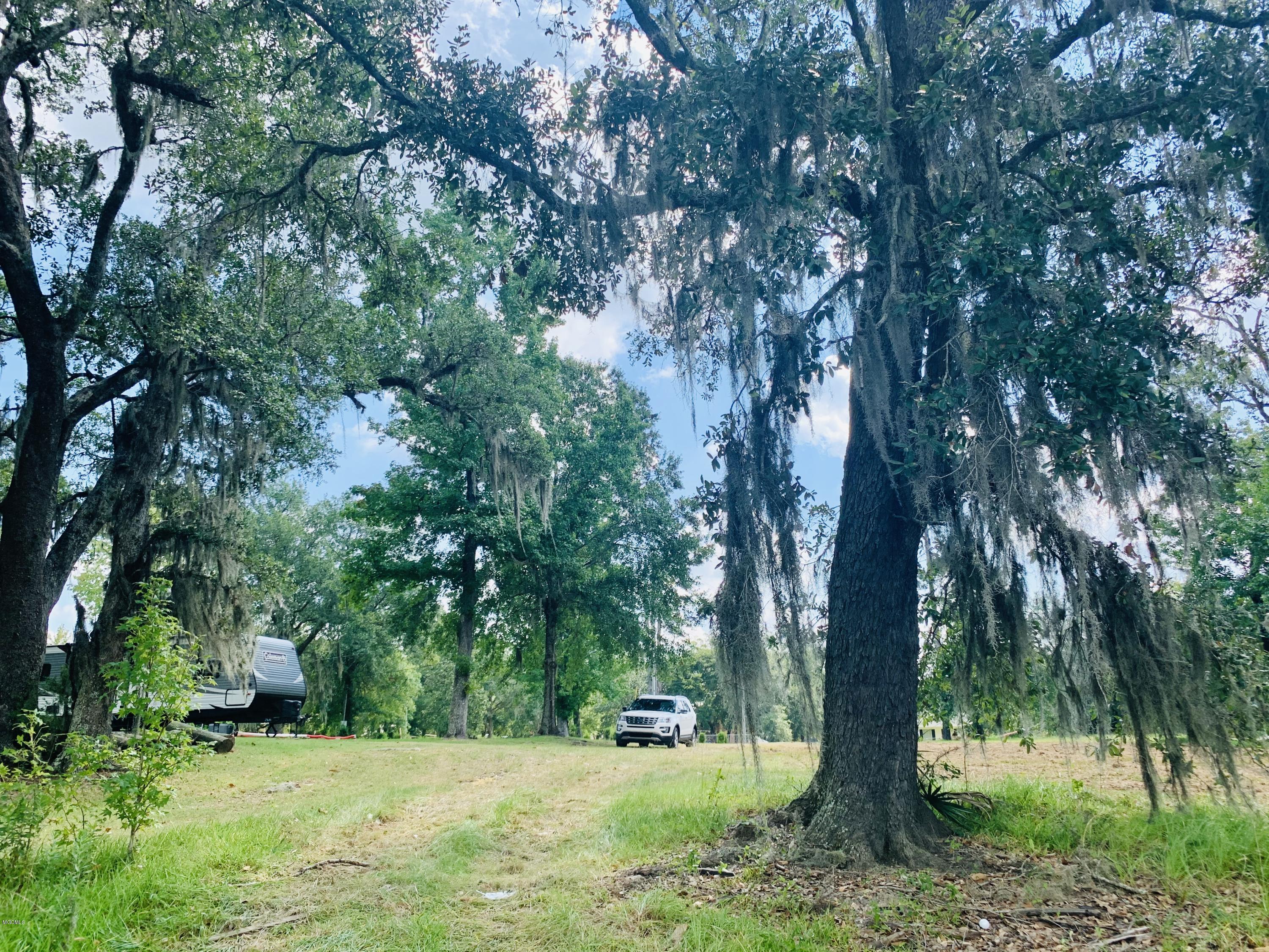 10465 Shorecrest Road Biloxi, MS 39532 - Photo 6 of 8 5B304574-146C-4F40-BCF7-068B167E70A6