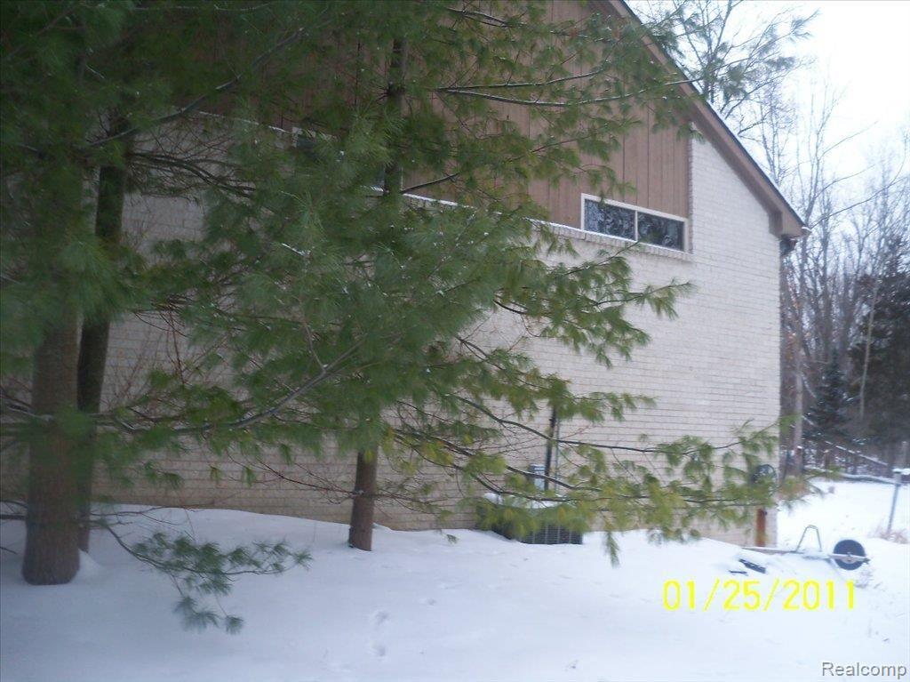 2451 28 Mile Road Washington, MI 48094 - Photo 5 of 18 kyoandmanor 007