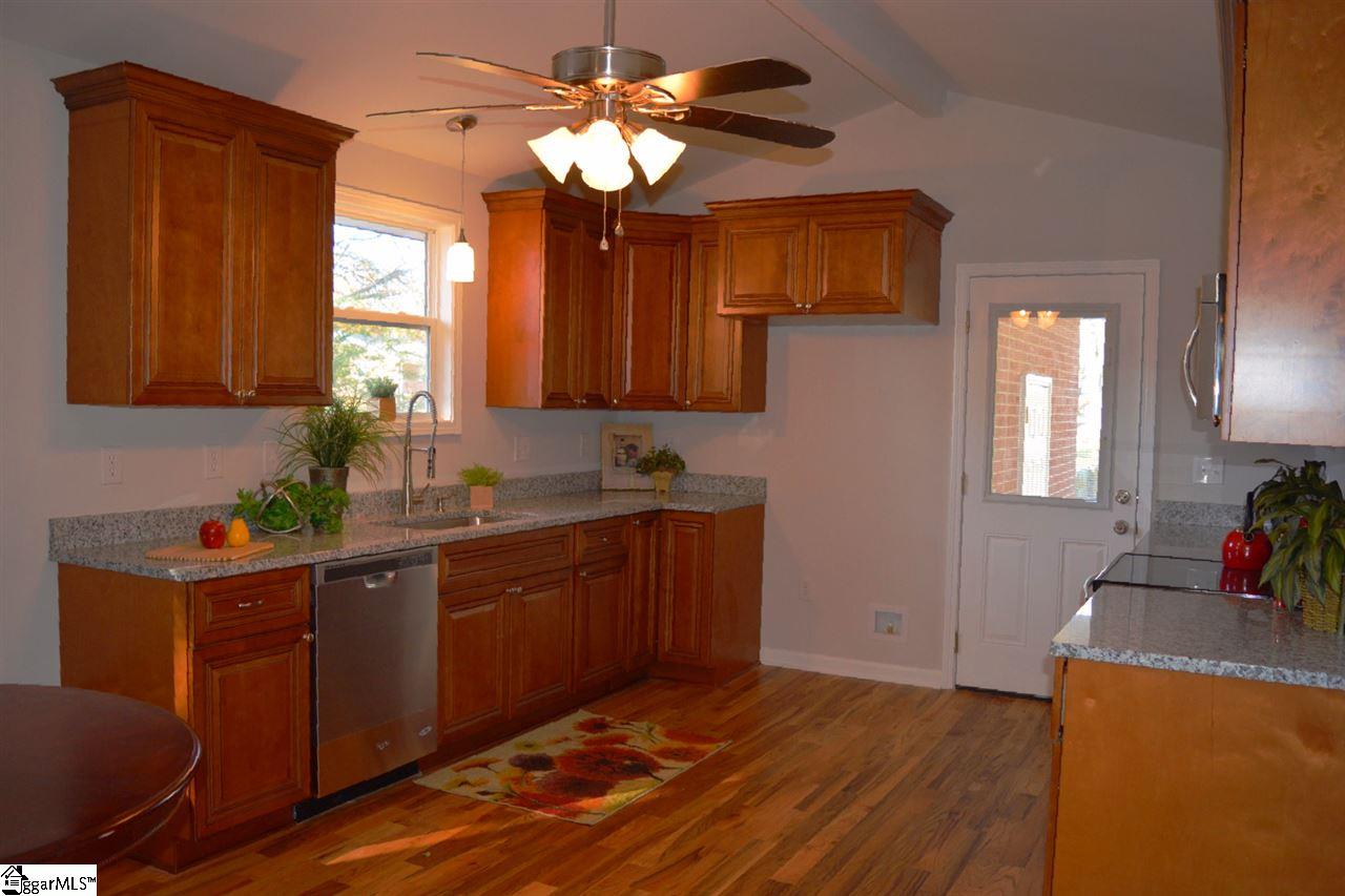 106 Old Trail Road Greenville, SC 29607 - Photo 6 of 20