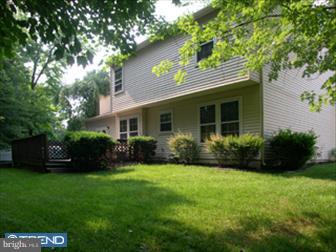 83 Edinburgh Road Blackwood, NJ 08012 - Photo 2 of 6 Exterior Back