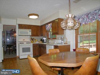 83 Edinburgh Road Blackwood, NJ 08012 - Photo 3 of 6 Kitchen