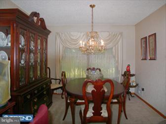 83 Edinburgh Road Blackwood, NJ 08012 - Photo 4 of 6 Dining Room