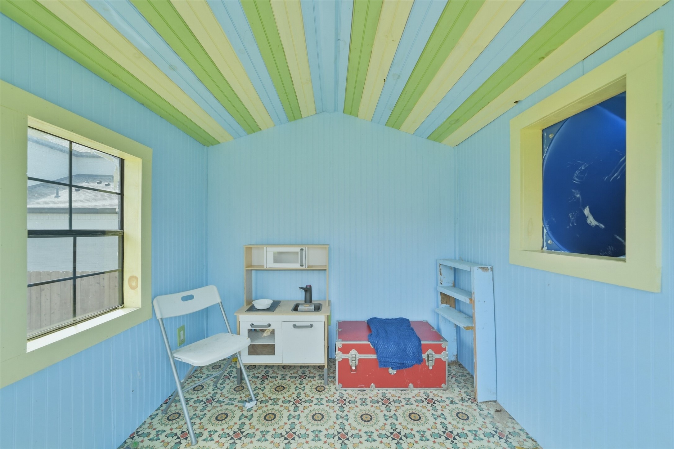 17801 Parnassum Path Conroe, TX 77302 - Photo 35 of 41 Insulated Play house
