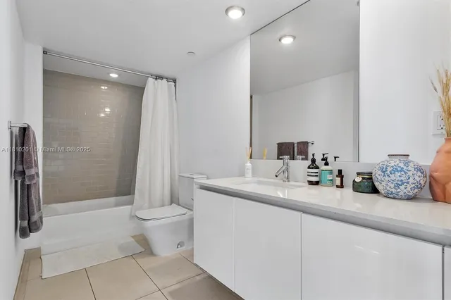 $685,000 | 1025 92nd Street, Unit 707, Bay Harbor Islands, FL 33154