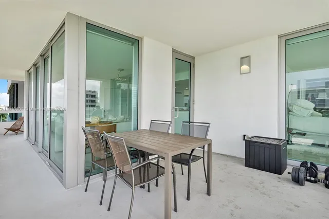 $685,000 | 1025 92nd Street, Unit 707, Bay Harbor Islands, FL 33154