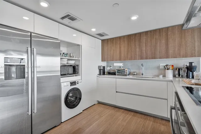 $685,000 | 1025 92nd Street, Unit 707, Bay Harbor Islands, FL 33154