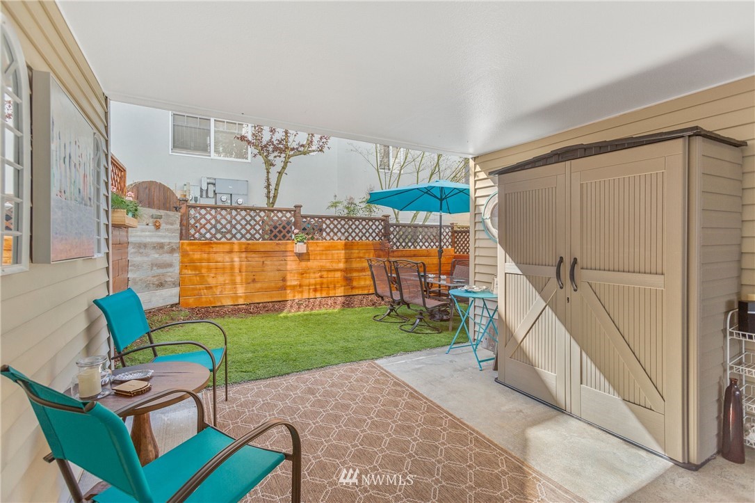 653 Bell Street, Unit B Edmonds, WA 98020 - Photo 3 of 25