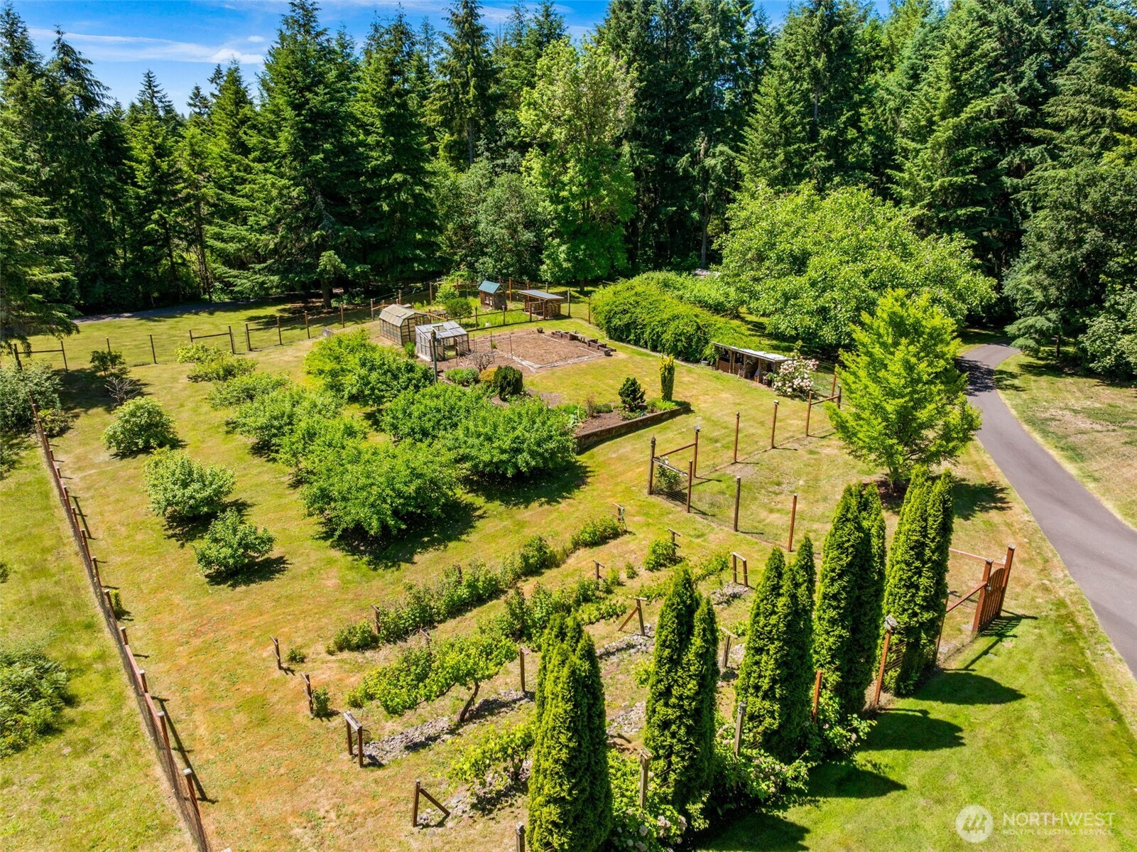 11500 Weisenberger Road Rainier, WA 98576 - Photo 3 of 40