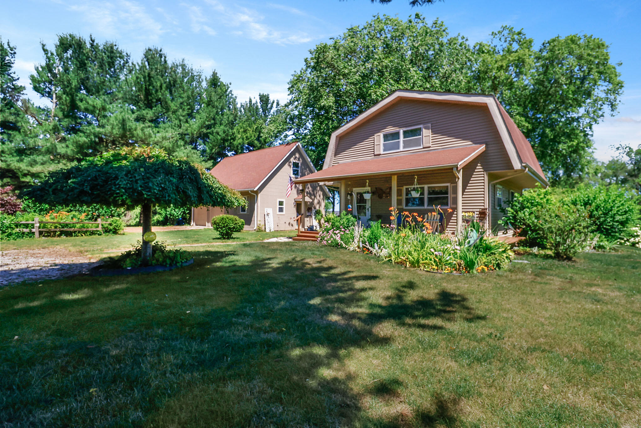 339 East Burdick Road Chesterton, IN 46304 - Photo 1 of 28 2048x1368