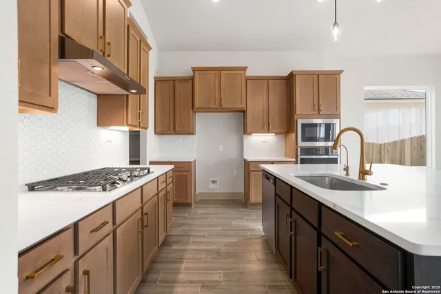 $498,900 | 1641 Saddleback Run, New Braunfels, TX 78130