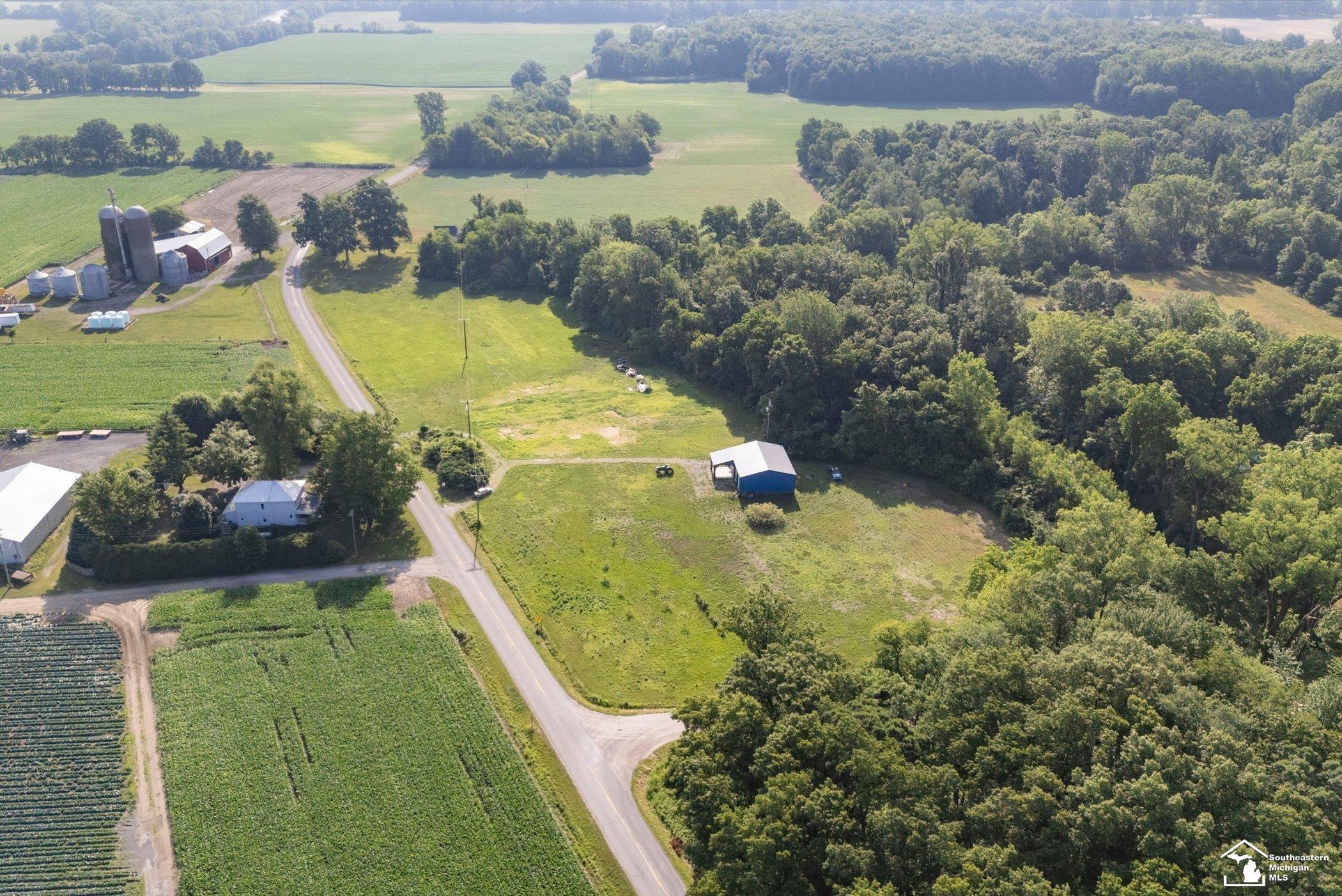 12501 Dixon Road Dundee, MI 48131 - Photo 15 of 26 50213379-bc3335f7-d55a-4e3e-95c4-61c877751650.JPG