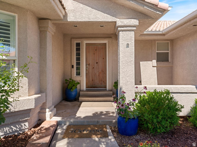 1110 East Sherman Circle St. George, UT 84790 - Photo 3 of 59