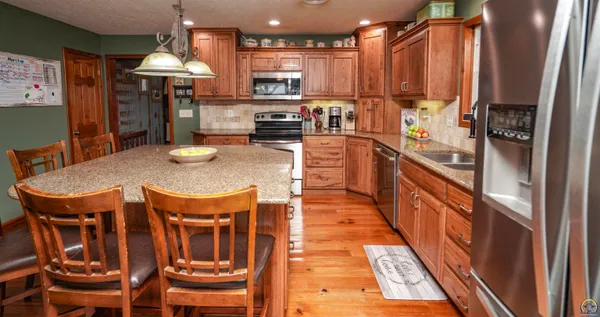 $1,400,000 | 24298 M Road, Unit 24298, Holton, KS 66436