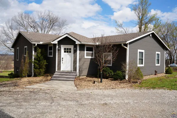 $1,400,000 | 24298 M Road, Unit 24298, Holton, KS 66436