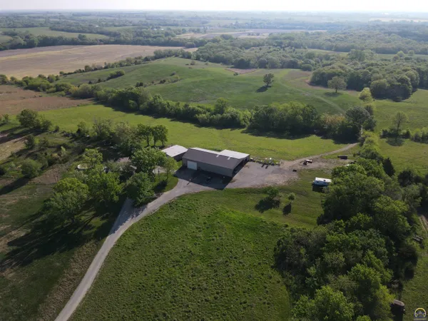 $1,400,000 | 24298 M Road, Unit 24298, Holton, KS 66436