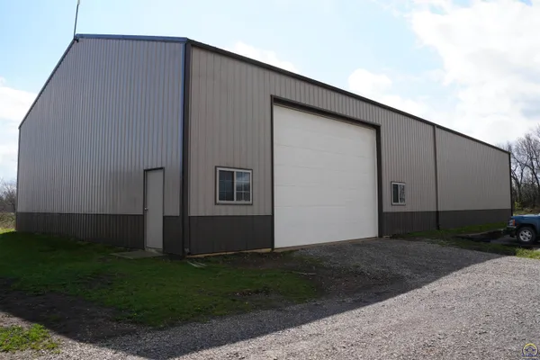 $1,400,000 | 24298 M Road, Unit 24298, Holton, KS 66436