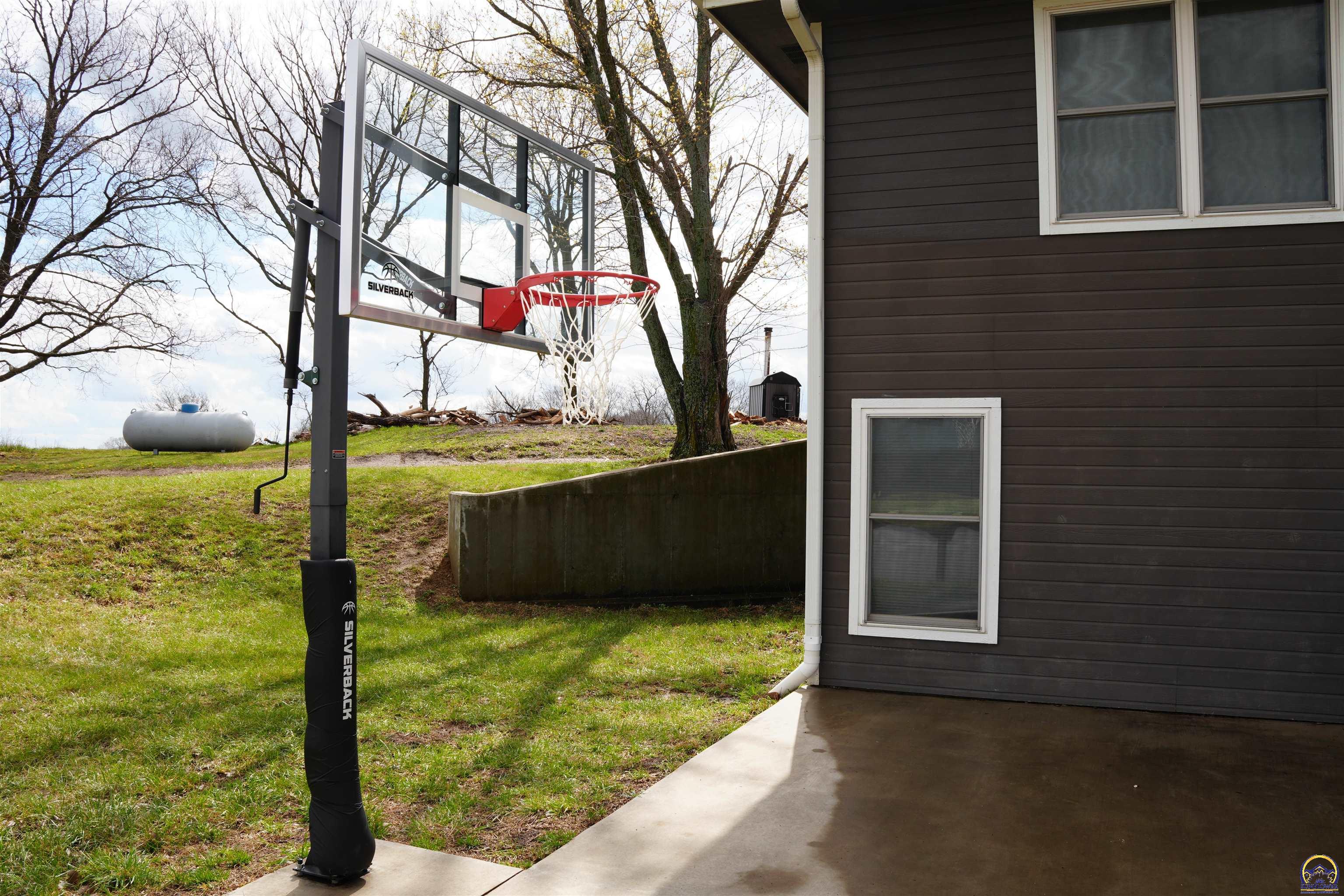 24298 M Road, Unit 24298 Holton, KS 66436 - Photo 6 of 97